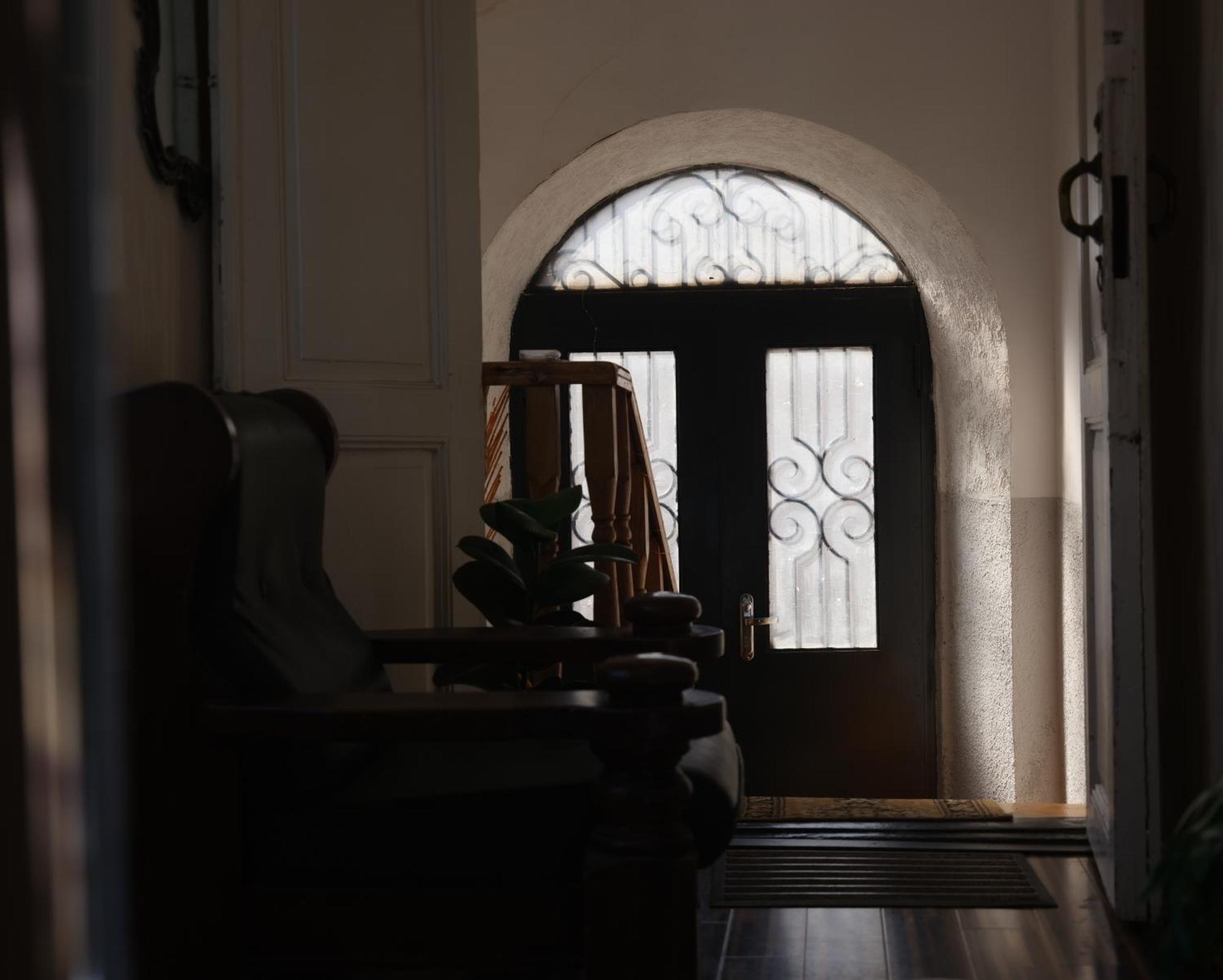 Hotel 1870 Kutaisi Bagian luar foto