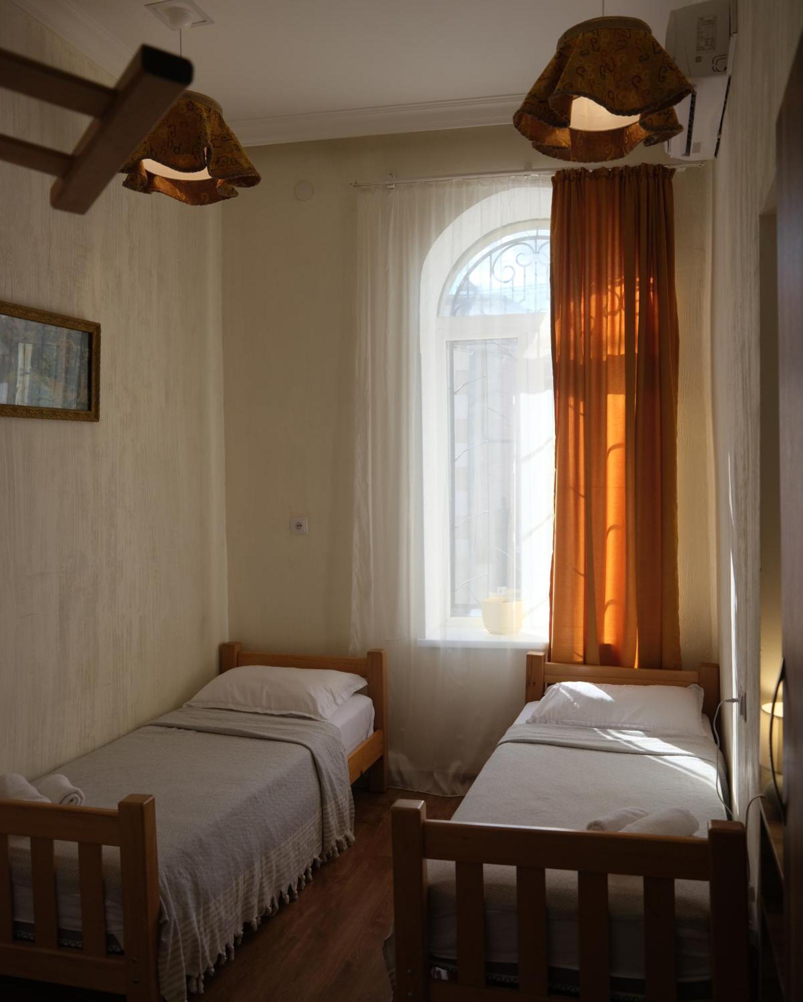 Hotel 1870 Kutaisi Bagian luar foto