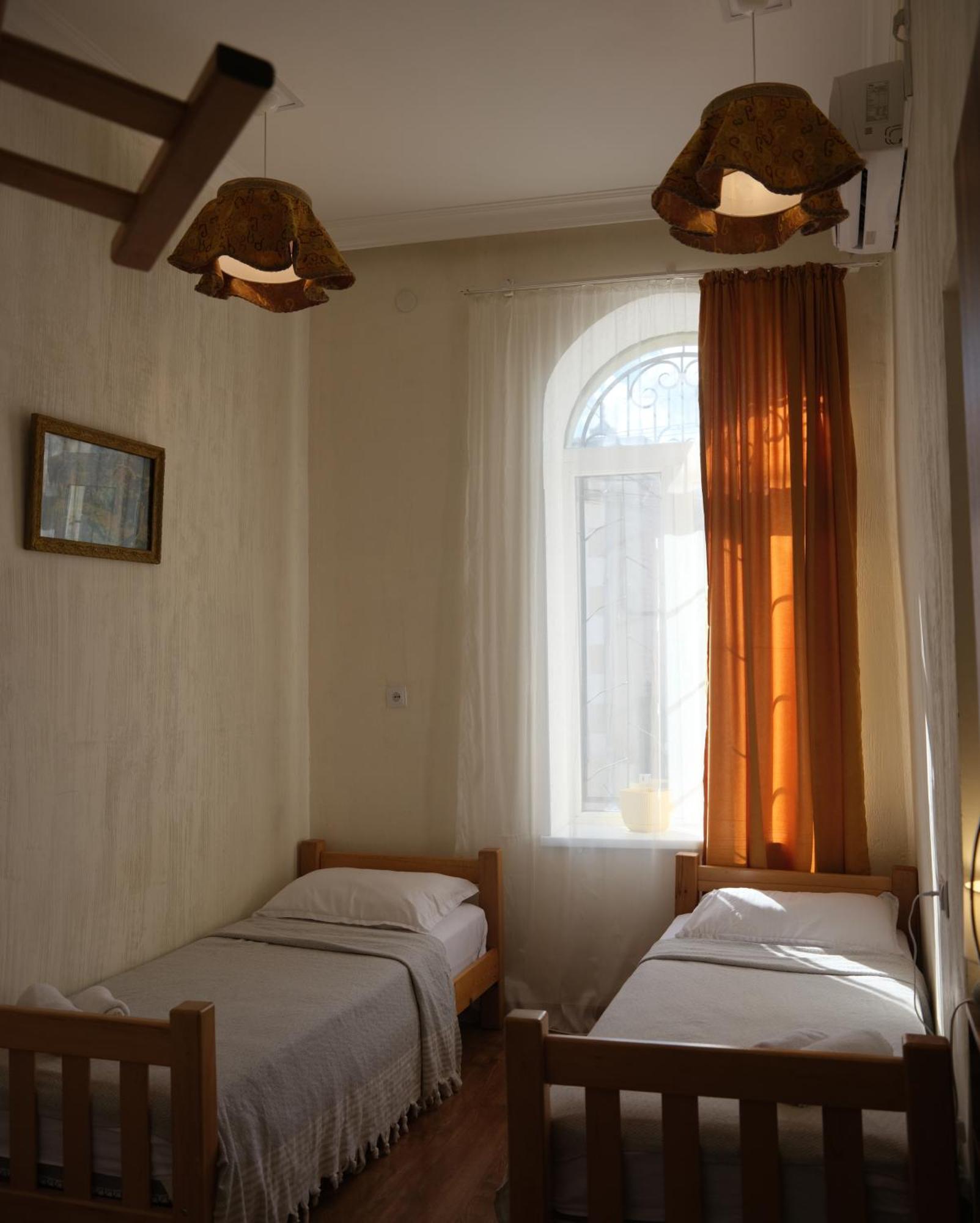 Hotel 1870 Kutaisi Bagian luar foto